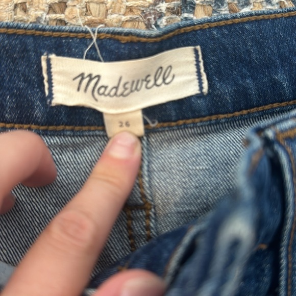 Madewell denim shorts medium wash - Picture 2 of 3